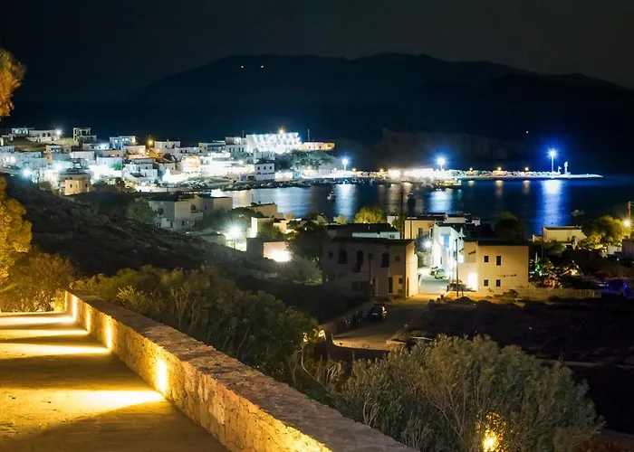 Zefiros Karavostasis (Folegandros)