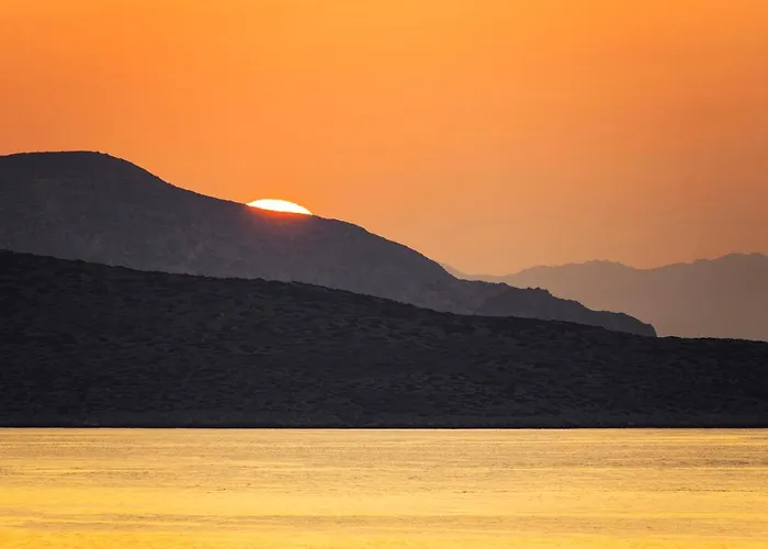 Zefiros Karavostasis (Folegandros)